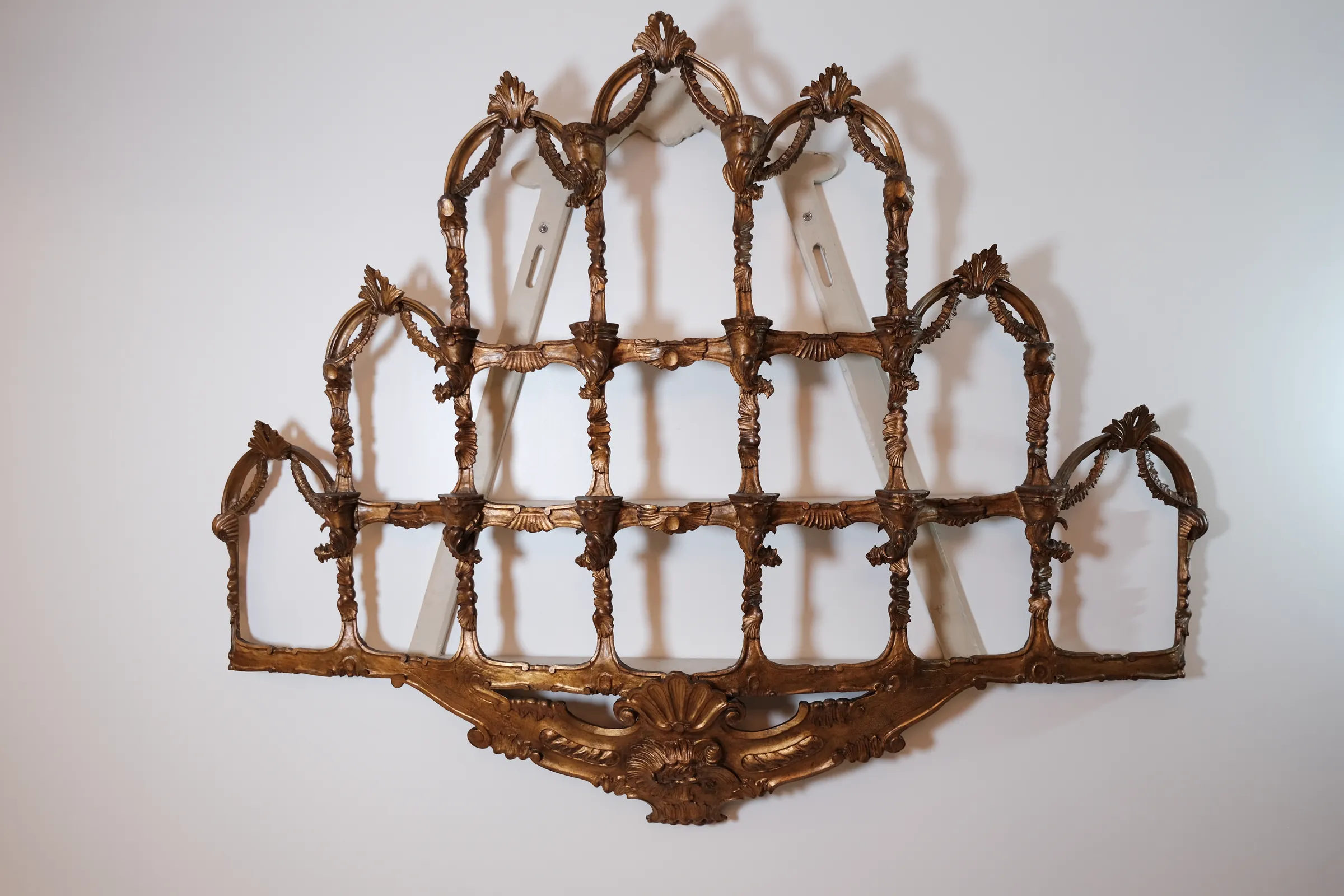 Rococo Gilt Limewood Étagère, view 1 of 7