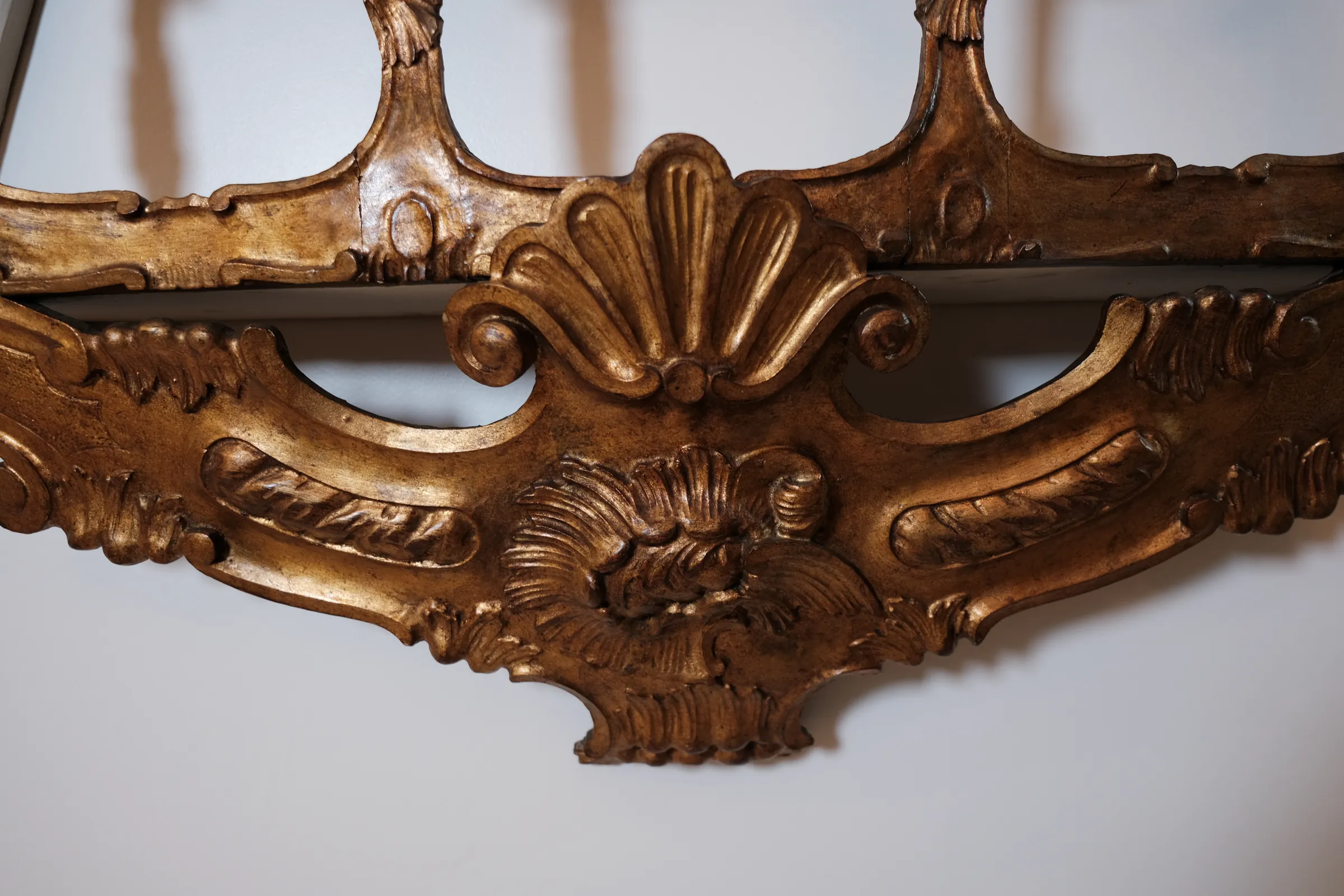 Rococo Gilt Limewood Étagère, view 2 of 7